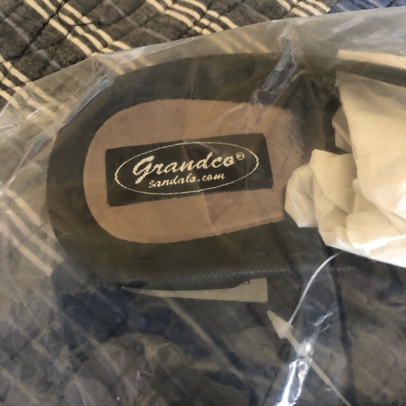 COPY - NWT GrandCo Red Granite stone beaded thong sandals - Picture 5 of 9